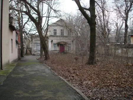 Ділянка, Центр