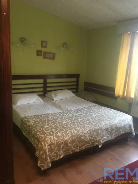 Комерційна, 730 м², Центр