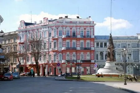 5-кімнатна квартира, 185 м², Центр