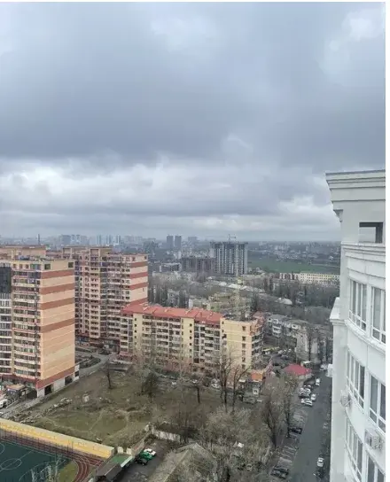 4-кімнатна квартира, 105 м², 1 Зоряний Містечко, Фонтан