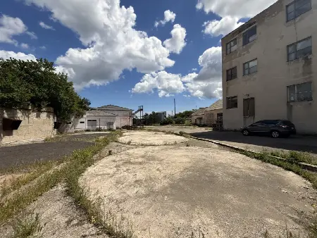 Комерційна, 10 700 м², Великодолинське