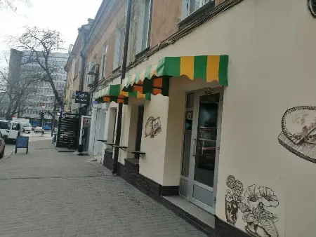 Комерційна, 75 м², Центр