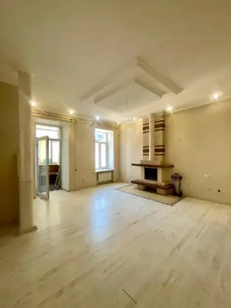 5-кімнатна квартира, 130 м², Молдаванка