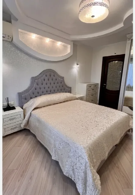 2-кімнатна квартира, 65 м², Таїрова