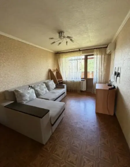3-кімнатна квартира, 64 м², Таїрова