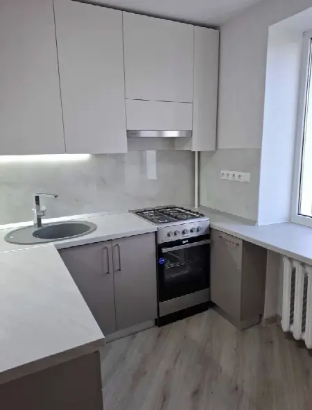 3-кімнатна квартира, 60 м², Таїрова