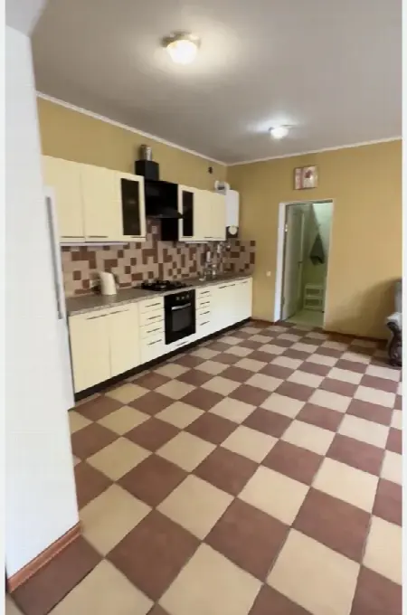 3-кімнатна квартира, 90 м², Молдаванка