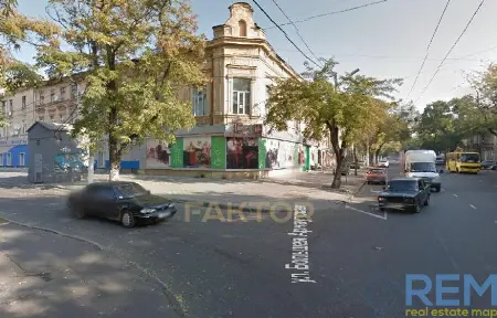 Комерційна, 4 823 м², Центр