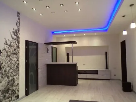 2-кімнатна квартира, 88 м², Центр