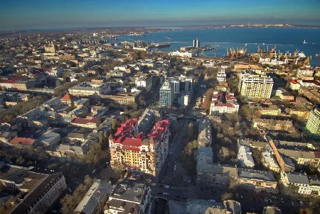 Комерційна, 340 м², Центр