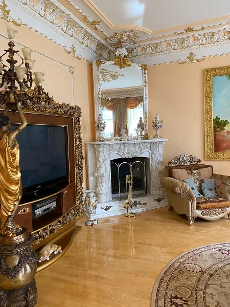 9-комнатная квартира, 537 м², Центр