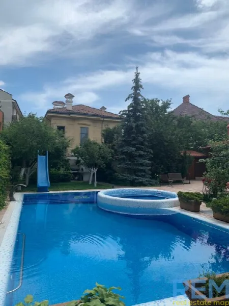 5-кімнатний будинок, 600 м², Фонтан