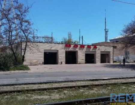 Комерційна, 250 м², Пересип