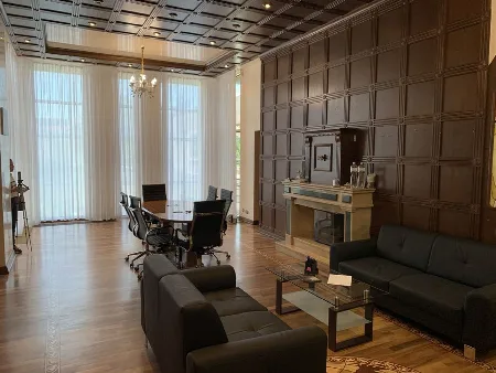 Комерційна, 1 510 м², Таїрова