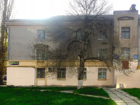 Комерційна, 703 м², Пересип