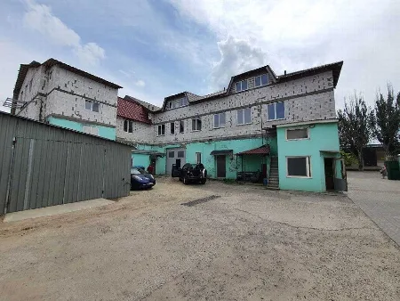 Комерційна, 2 136 м², Лузанівка