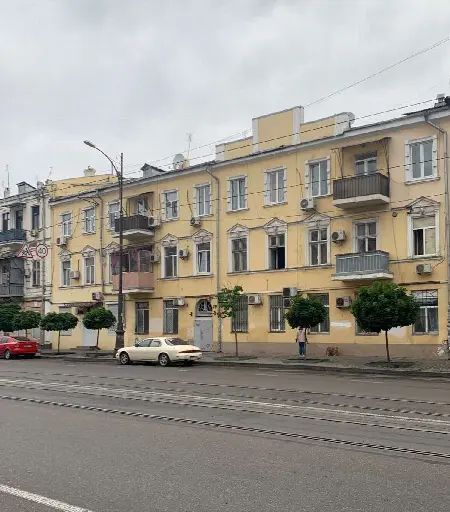 Комерційна, 70 м², Центр