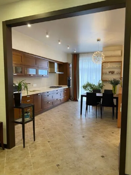 2-room apartment, 114 m², City centre