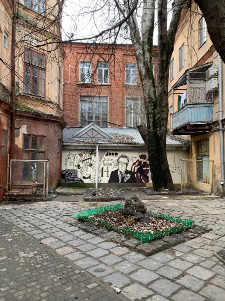 Комерційна, 600 м², Центр