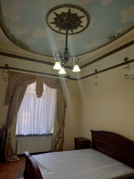 2-кімнатна квартира, 100 м², Центр