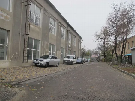 Комерційна, 4 100 м², Молдаванка