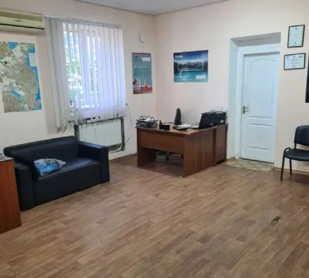 Комерційна, 222 м², Застава