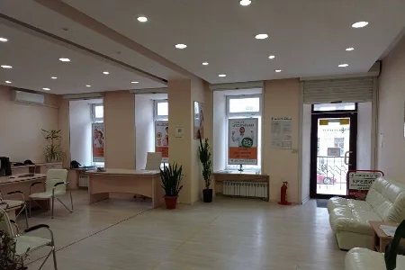 Комерційна, 178 м², Центр