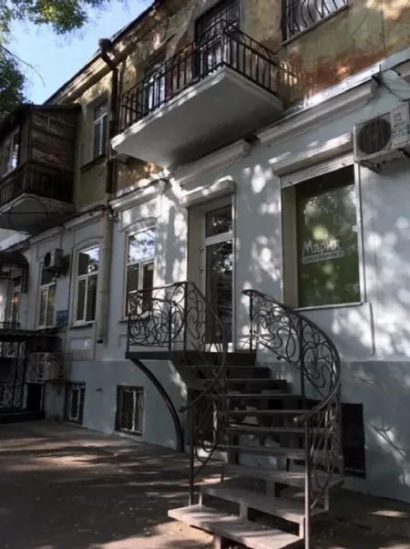Коммерция, 68 м², Центр