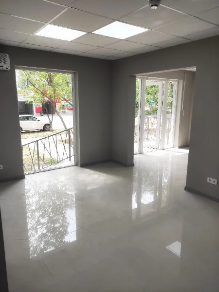 Комерційна, 50 м², Таїрова