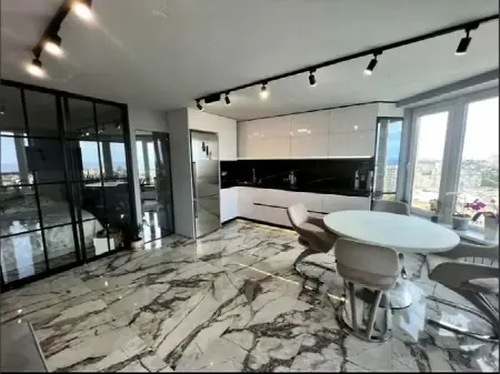 2-кімнатна квартира, 82 м², Таїрова