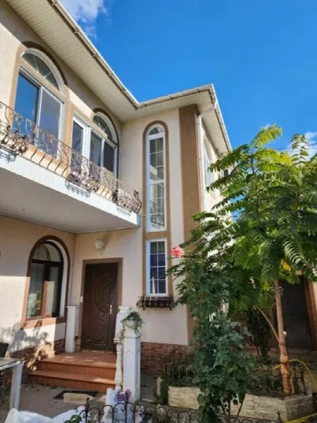 8-кімнатний будинок, 410 м², Таїрова