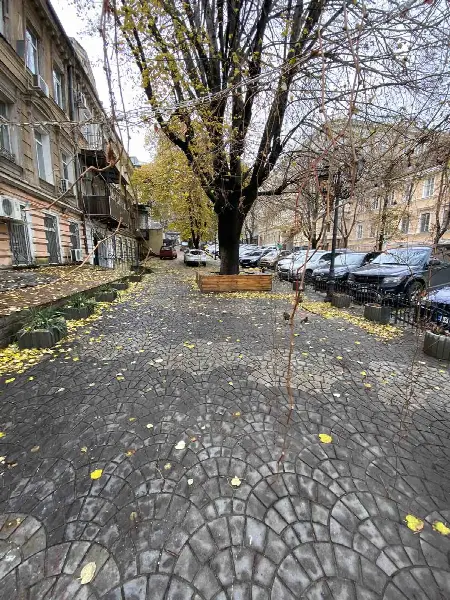 Комерційна, 165 м², Центр
