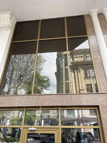 Комерційна, 277 м², Центр