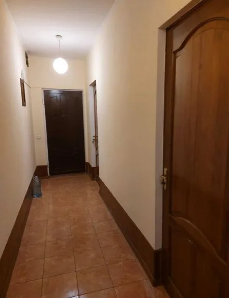 Комерційна, 57 м², Пересип