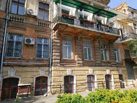 5-кімнатна квартира, 105 м², Центр