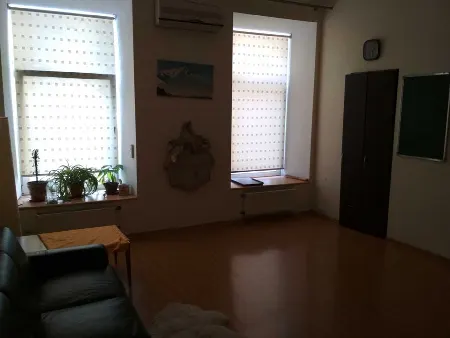Комерційна, 67 м², Центр