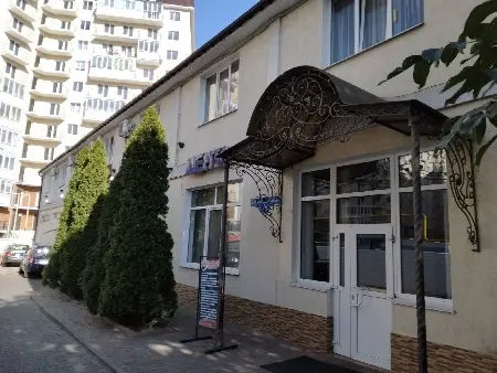 Комерційна, 1 825 м², Таїрова