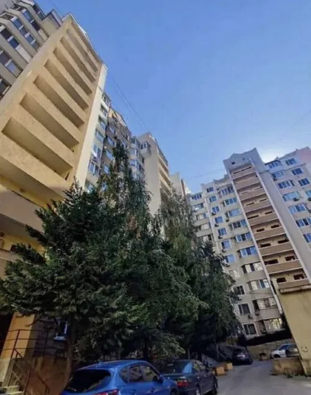 4-комнатная квартира, 130 м², Бастма Золотая Чайка, Таирова