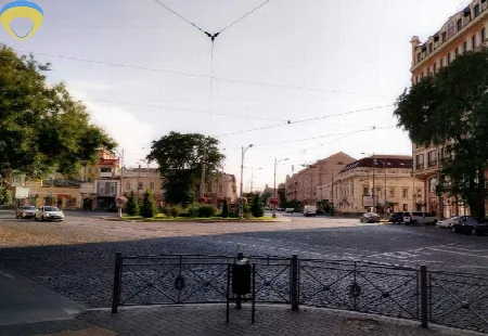 Комерційна, 188 м², Центр