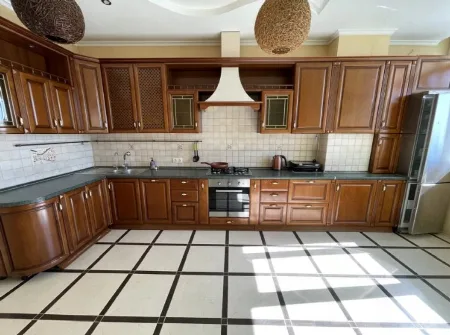 4-комнатная квартира, 135 м², Таирова