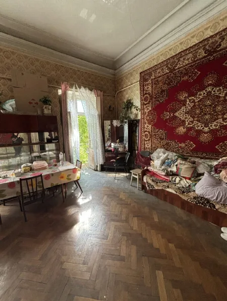 3-комнатная квартира, 79 м², Центр