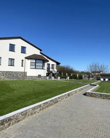 4-кімнатний будинок, 1 000 м², Світле
