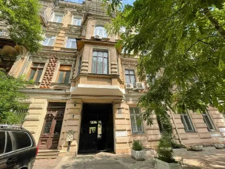 3-кімнатна квартира, 100 м², Центр