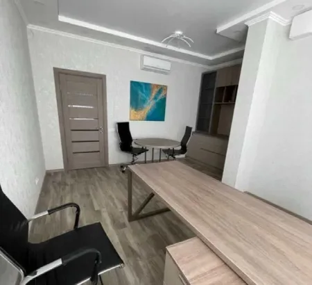 Комерційна, 68 м², Центр