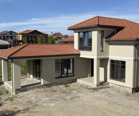 4-кімнатний будинок, 207 м², Совіньйон