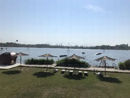 Ділянка, Молодіжне