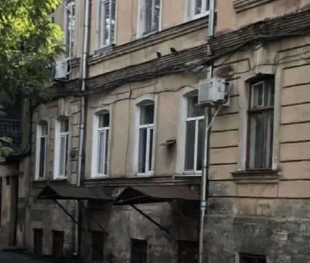 Комерційна, 200 м², Центр
