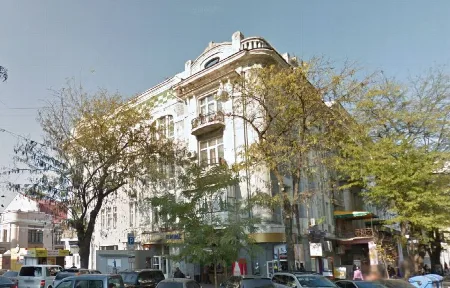6-кімнатна квартира, 141 м², Центр