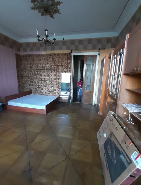 3-комнатная квартира, 52 м², Центр