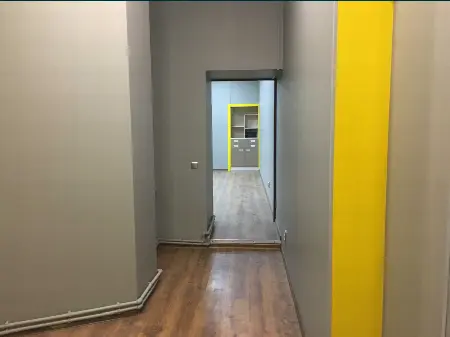 Комерційна, 186 м², Центр